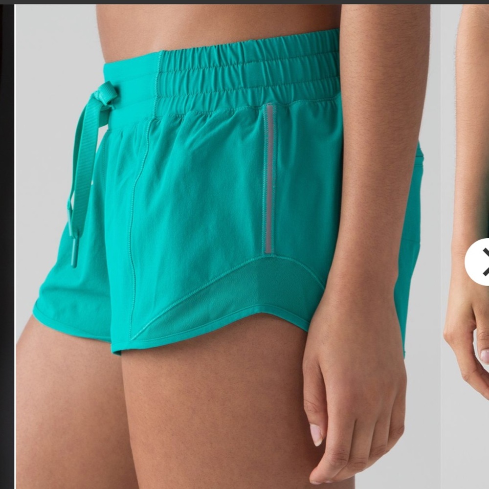 Lululemon hotty hot shorts 2.5”